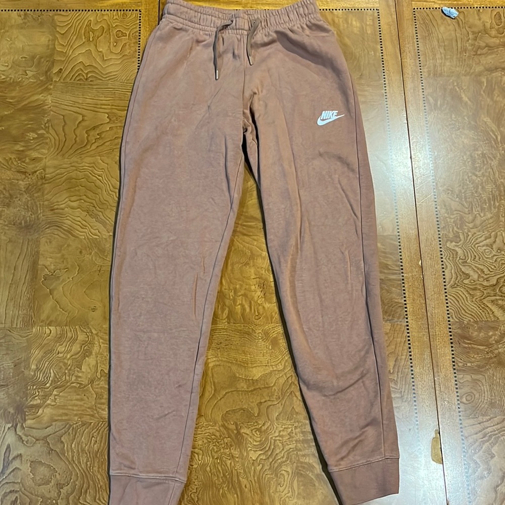 Womens brown Nike sweatpants/joggers